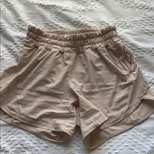 lululemon tracker shorts 5”